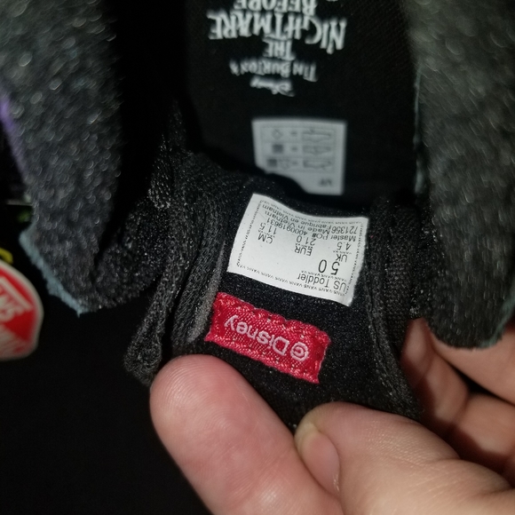 SOLD NWT Van's x Disney Nightmare before Christmas - Picture 4 of 5